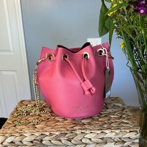 NWT Anna Paola bucket bag